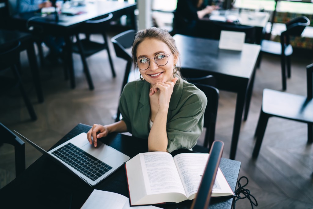 Curso de Inducción para la Elaboración del Punto de Tesis para Todas las Universidades